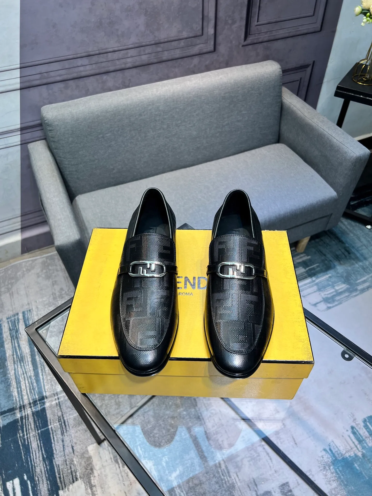 Men's shoes 💰940 [FENDI] Fendi men's business casual leather shoes imported brand cloth/calf leather/open edge beads/brand logo printing -Inner lining: comfortable cowhide lining -Outsole: genuine leather outsole with rubber backing embedded in the heel, perfect injection molding -Super high quality control·Fine workmanship: highlighted (high-end·luxury·grade) -Size: 39-44.38.45.46 Customized, non-returnable